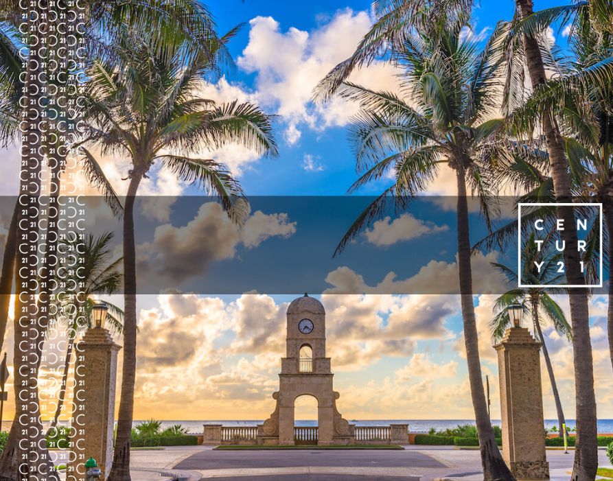 Palm-Beach-Florida-USA-clock-tower-on-Worth-Ave